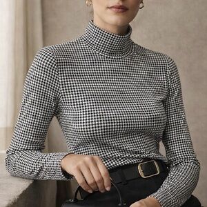 HeatTech Houndstooth Turtleneck Quiet Luxury Layer Size S